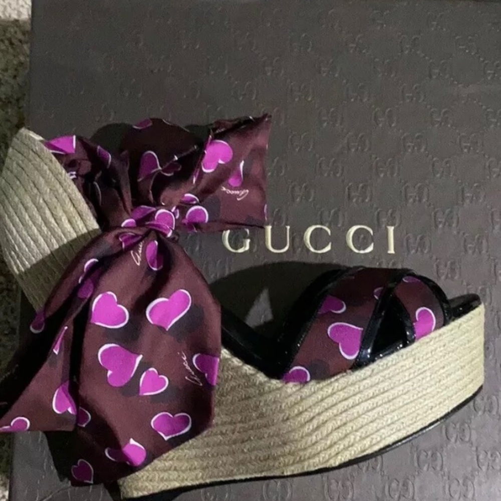 GUGGI SANDALS WEDGES HEARTS